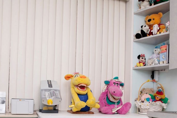 Image of pediatric dentistry treatment room.